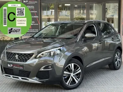Usado Peugeot 3008 Allure 120 CV (88 kW) 2018 Gris SUV