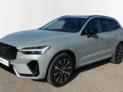 Käytetty Volvo XC60 Plus 250 HP (183 kW) 2025 Harmaa Katumaasturi