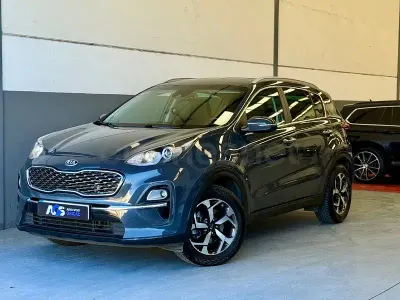 Usado Kia Sportage 115 CV (84 kW) 2021 Gris / plata SUV
