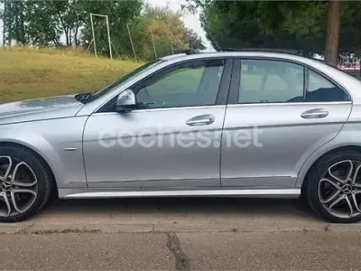 Usado Mercedes C320 Avantgarde 224 CV (164 kW) 2008 Gris / plata Berlina