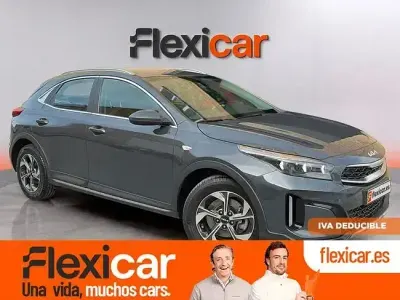 Usado Kia XCeed 100 HP (73 kW) 2024 Cinzento SUV