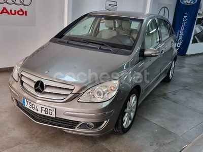 Mercedes B200
