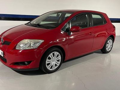 Begagnad Toyota Auris 97 HK (71 kW) 2008 Röd Halvkombi