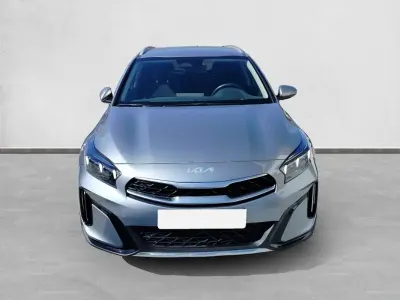 Usado Kia XCeed 101 CV (74 kW) 2025 Gris SUV