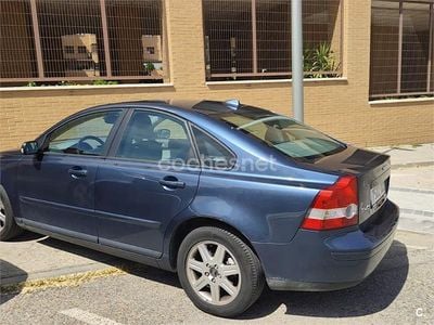 Usado Volvo S40 Momentum 140 CV (102 kW) 2006 Azul Berlina