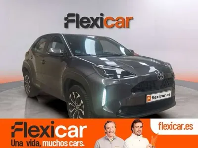 Usado Toyota Yaris Cross Active 116 CV (85 kW) 2022 Gris SUV