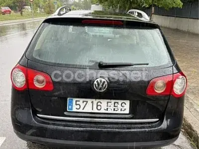 Usado VW Passat Highline 140 CV (102 kW) 2006 Negro Familiar