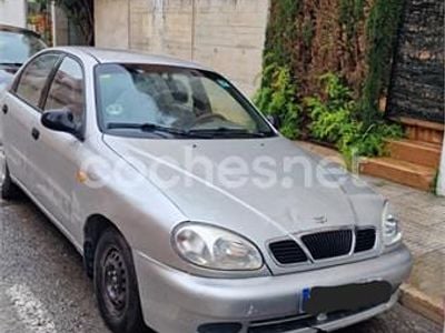 Usado Chevrolet Lanos SE 75 CV (55 kW) 2002 Gris / plata Berlina