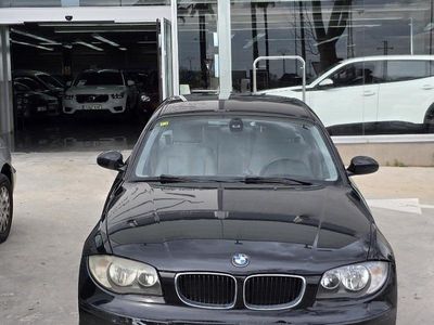 Usado BMW 118 143 CV (105 kW) 2008 Negro Utilitario