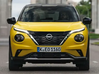 Usado Nissan Juke N-Connecta 114 CV (83 kW) 2022 Gris SUV