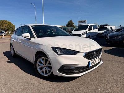 Usado Seat Leon Style 115 CV (84 kW) 2021 Blanco Berlina