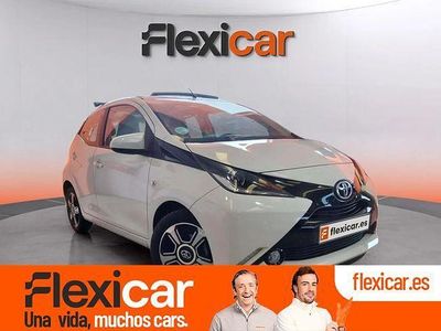 Usado Toyota Aygo X-cite 72 CV (52 kW) 2018 Blanco Utilitario