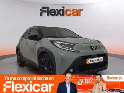 Usado Toyota Aygo X Play 72 CV (52 kW) 2024 Gris / plata SUV