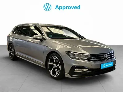 Usado VW Passat R-line 150 CV (110 kW) 2020 Gris / plata Familiar