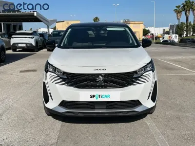 Usado Peugeot 3008 Allure 130 CV (95 kW) 2022 Blanco SUV