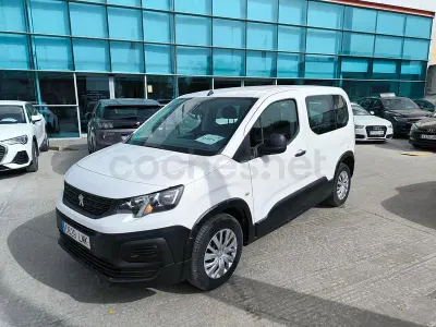 Usado Peugeot Rifter Active 100 CV (73 kW) 2021 Blanco Monovolumen