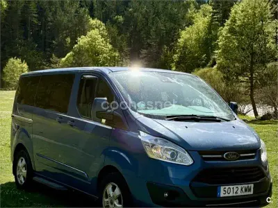 Käytetty Ford Tourneo Titanium 130 HP (95 kW) 2018 Sininen Tila-auto
