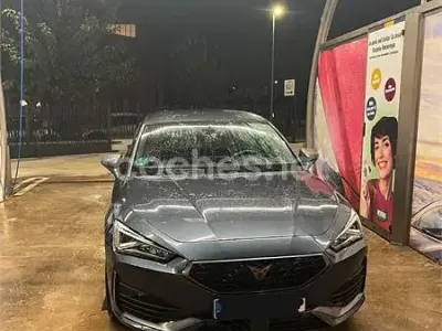 Usado Cupra Leon 150 CV (110 kW) 2023 Gris / plata Berlina