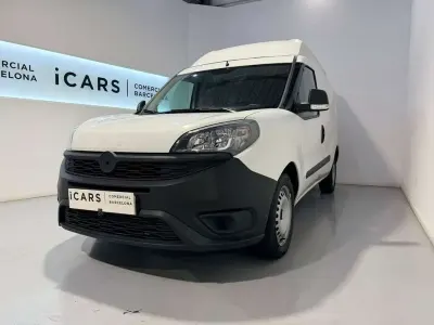 Usado Fiat Doblò 106 CV (77 kW) 2019 Blanco Monovolumen