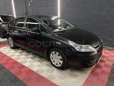 Usado Citroën C4 92 CV (67 kW) 2005 Negro Berlina