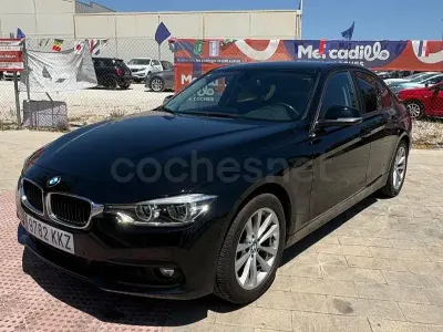 Usado BMW 318 Comfort Edition 150 CV (110 kW) 2018 Negro Berlina