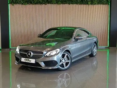 Usado Mercedes C180 156 CV (114 kW) 2016 Gris / plata Coupe