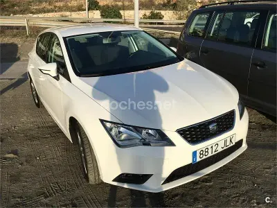Usado Seat Leon Style 110 CV (80 kW) 2016 Blanco Berlina
