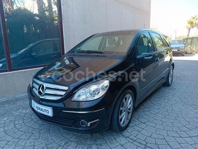 Mercedes B200