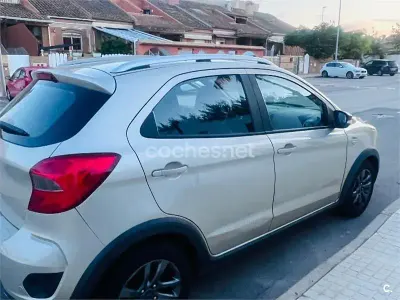 Usado Ford Ka Plus Active 85 CV (62 kW) 2018 Beige Utilitario