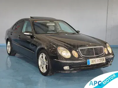 Usado Mercedes E270 Avantgarde 177 CV (130 kW) 2003 Negro Berlina