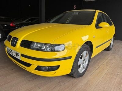 Usado Seat Leon 90 CV (66 kW) 2004 Amarillo Utilitario
