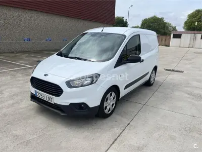 Usado Ford Tourneo Courier Ambiente 75 CV (55 kW) 2021 Blanco Monovolumen