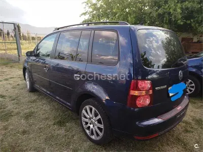 Usado VW Touran Highline 140 CV (102 kW) 2009 Azul Monovolumen