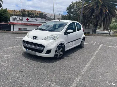 Usado Peugeot 107 68 CV (50 kW) 2012 Blanco Utilitario