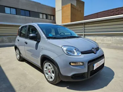 Usado Fiat Panda 71 CV (52 kW) 2022 Gris Utilitario