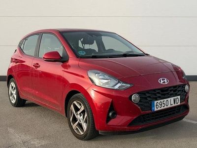 Usado Hyundai i10 67 CV (49 kW) 2022 Rojo Utilitario