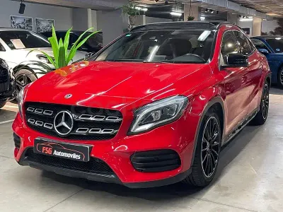 Usado Mercedes GLA180 AMG line 122 CV (89 kW) 2017 Rojo SUV