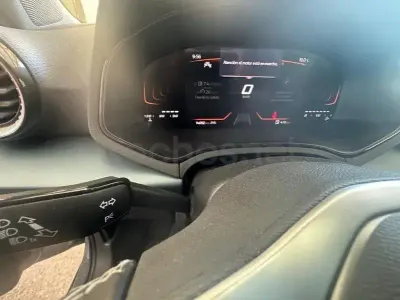 Usado Seat Arona Xperience 115 CV (84 kW) 2025 Gris / plata SUV