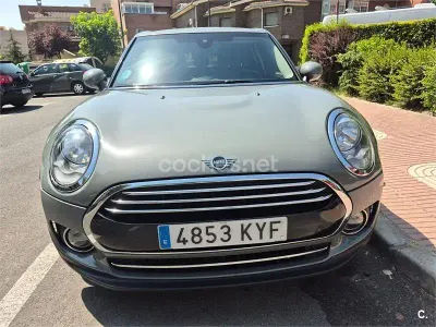 Usado Mini Cooper Clubman 136 CV (100 kW) 2019 Gris / plata Familiar