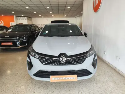 Usado Renault Clio Techno 91 CV (66 kW) 2025 Gris Utilitario