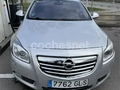 Usado Opel Insignia Cosmo 220 CV (161 kW) 2009 Gris / plata Berlina