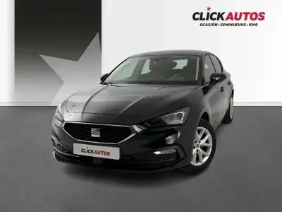 Usado Seat Leon Style 131 CV (96 kW) 2024 Negro Berlina