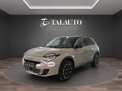 Usado Fiat 600 La Prima 110 CV (80 kW) 2025 Beige SUV