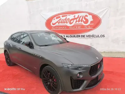 Usado Maserati Levante 350 CV (257 kW) 2020 Gris / plata SUV
