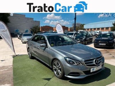 Usado Mercedes E250 Avantgarde 204 CV (150 kW) 2014 Gris / plata Berlina