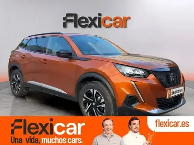 Usado Peugeot 2008 Allure 130 CV (95 kW) 2023 Naranja SUV