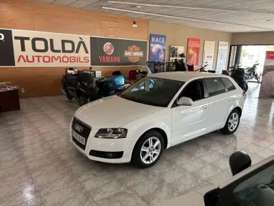 Usado Audi A3 Sportback Ambiente 105 CV (77 kW) 2010 Blanco Utilitario