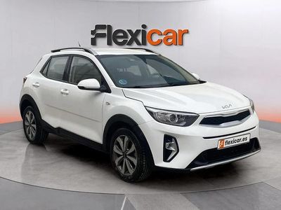 Usado Kia Stonic 101 CV (74 kW) 2023 Blanco SUV