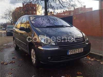 Usado Citroën Xsara Picasso Exclusive 110 CV (80 kW) 2007 Gris / plata Monovolumen