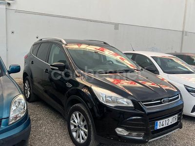 Usado Ford Kuga Titanium 150 HP (110 kW) 2016 Preto SUV